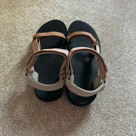 Teva Beige and Black Sandals - Picture 4 of 7